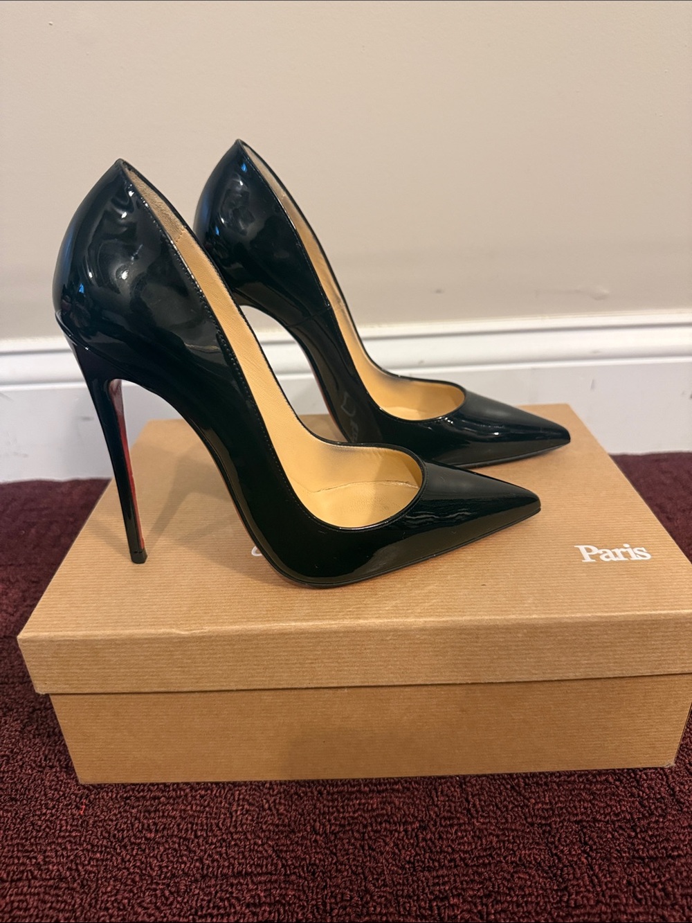 Christian Louboutin So Kate - Picture 1 of 4